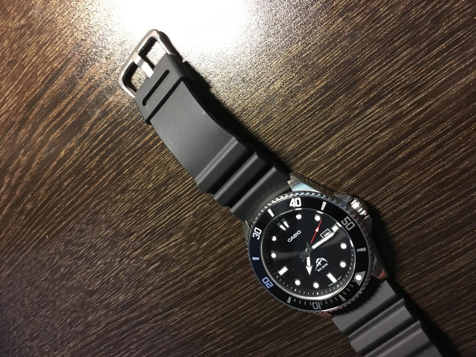 MDV106 Series | Unisex Analog Dive Watch | 200M WR | Stainless Steel Case | Resin Band | 2 Hand Analog (HR, Min, SEC) | Date Display | Screw Down Crown/Screw Down Caseback | 3 Year Battery customer photo 2