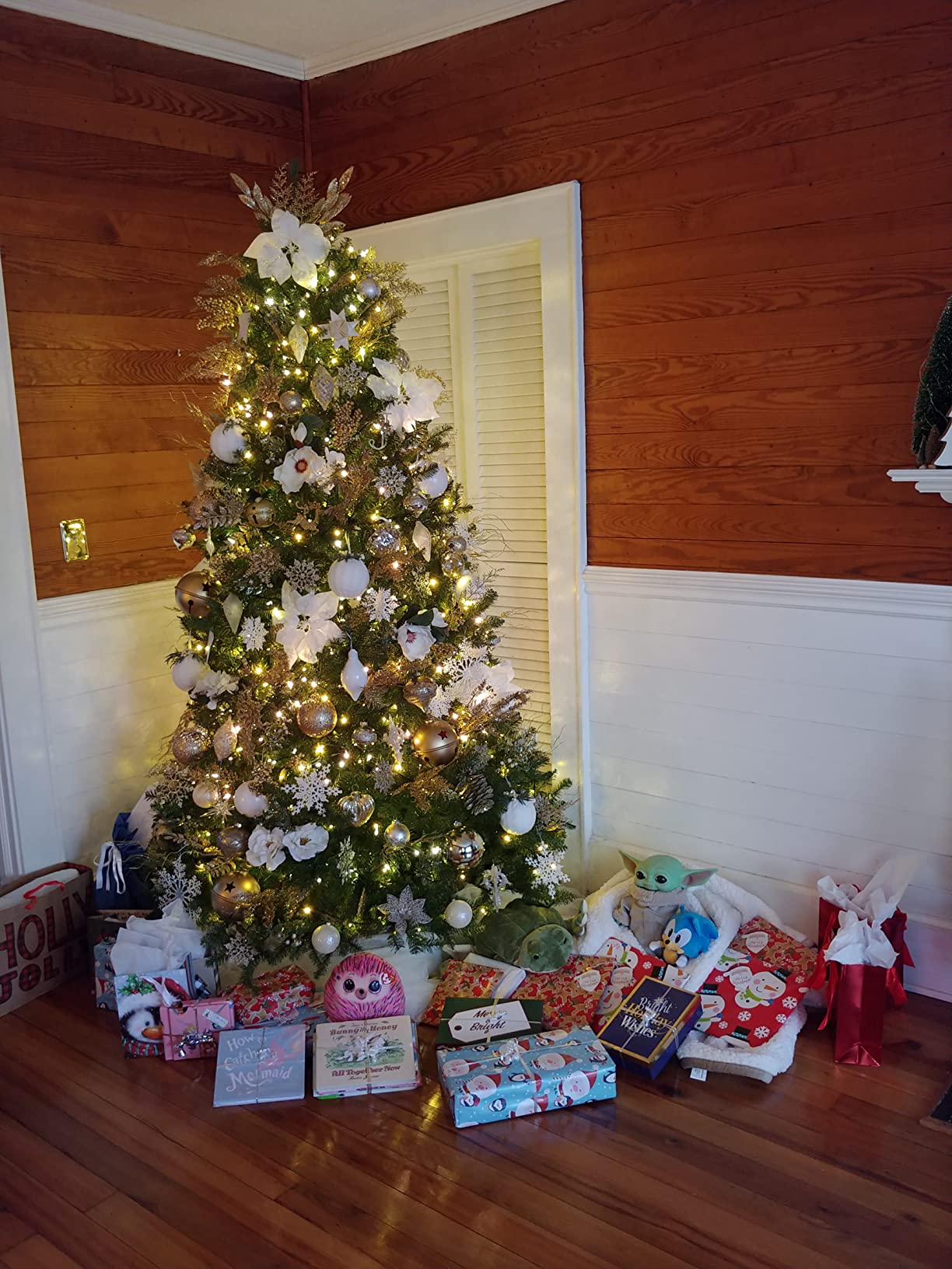 National Tree Company 9ft Unlit Dunhill Fir Full Artificial Christmas Tree | 4,026 Tips, Includes Stand, Green customer photo 2