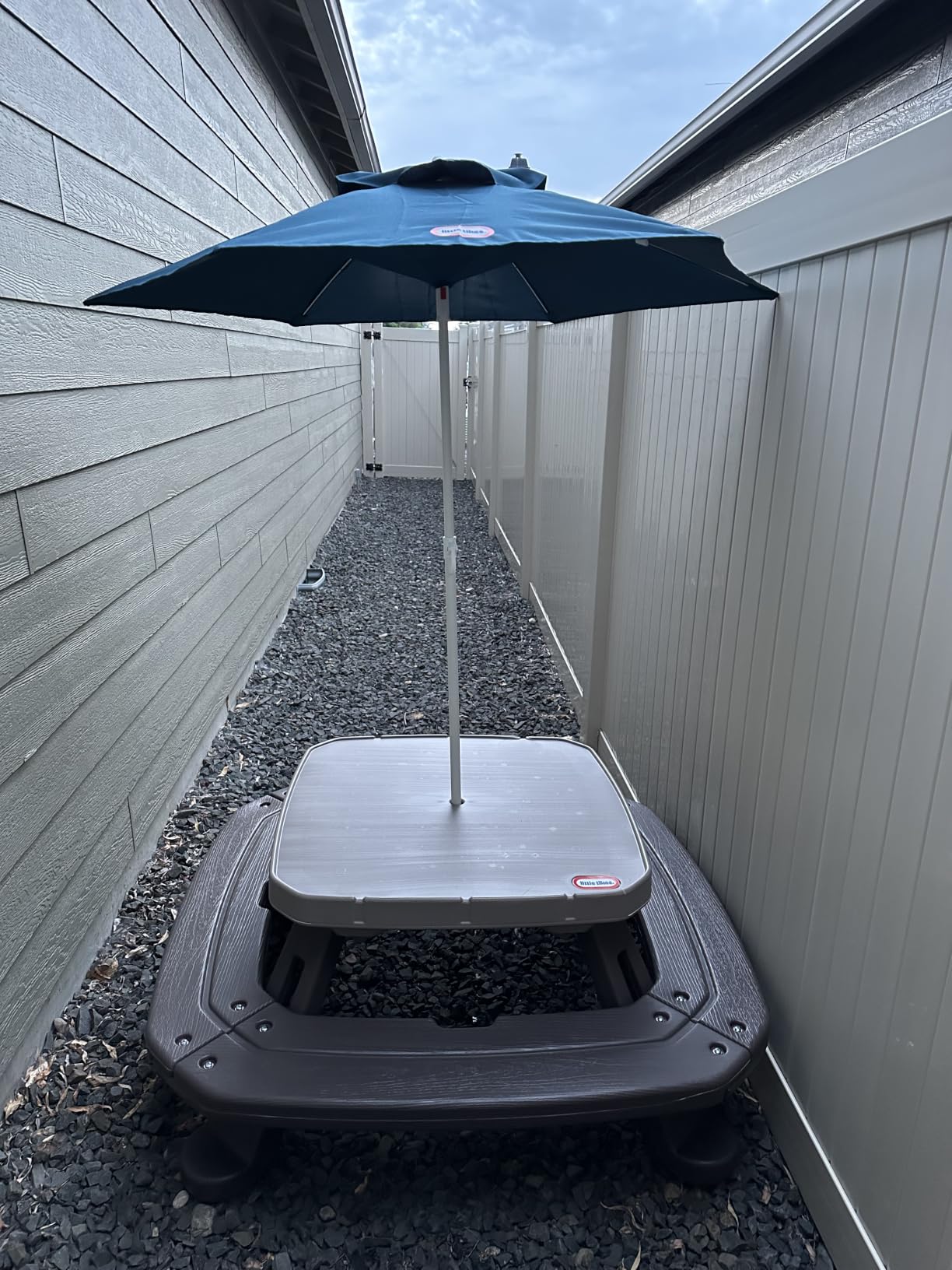 Little Tikes Fold 'n Store Picnic Table with Market Umbrella, Brown (632433M) customer photo 1
