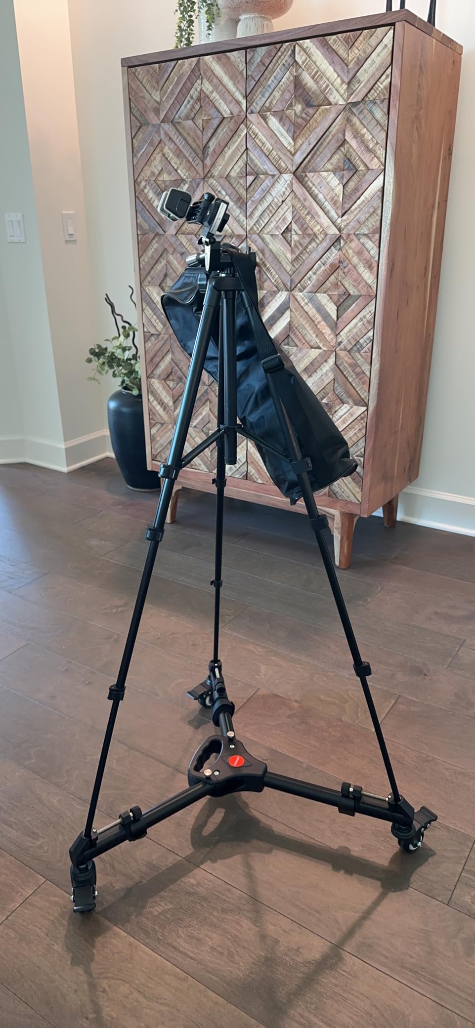 NEEWER Photography Tripod Dolly, Heavy Duty 33 lb Capacity Tripod Wheels | 2 inch Rubber Wheels, Adjustable Leg Mount and Carry Bag for Canon Nikon Sony DSLR Cameras, Camcorder, Photo Video Lighting customer photo 2