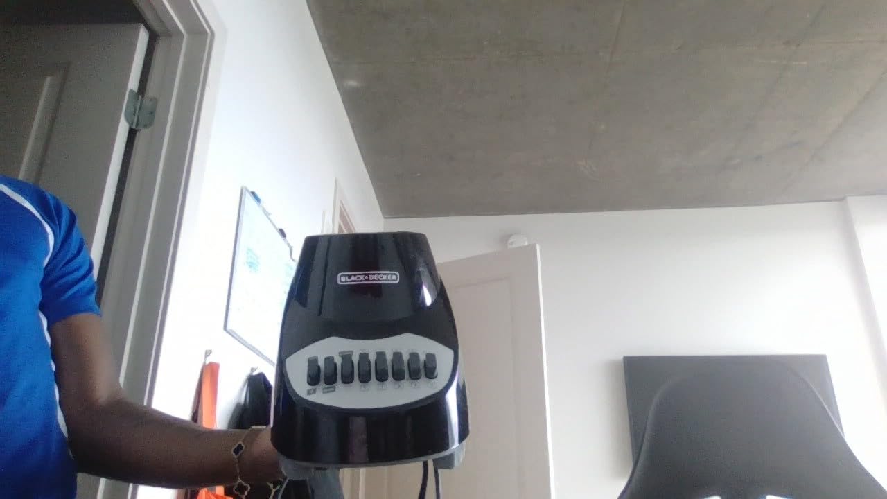 BLACK+DECKER Countertop Blender with 6-Cup Glass Jar, 10-Speed Settings, Black, BL2010BG customer photo 2