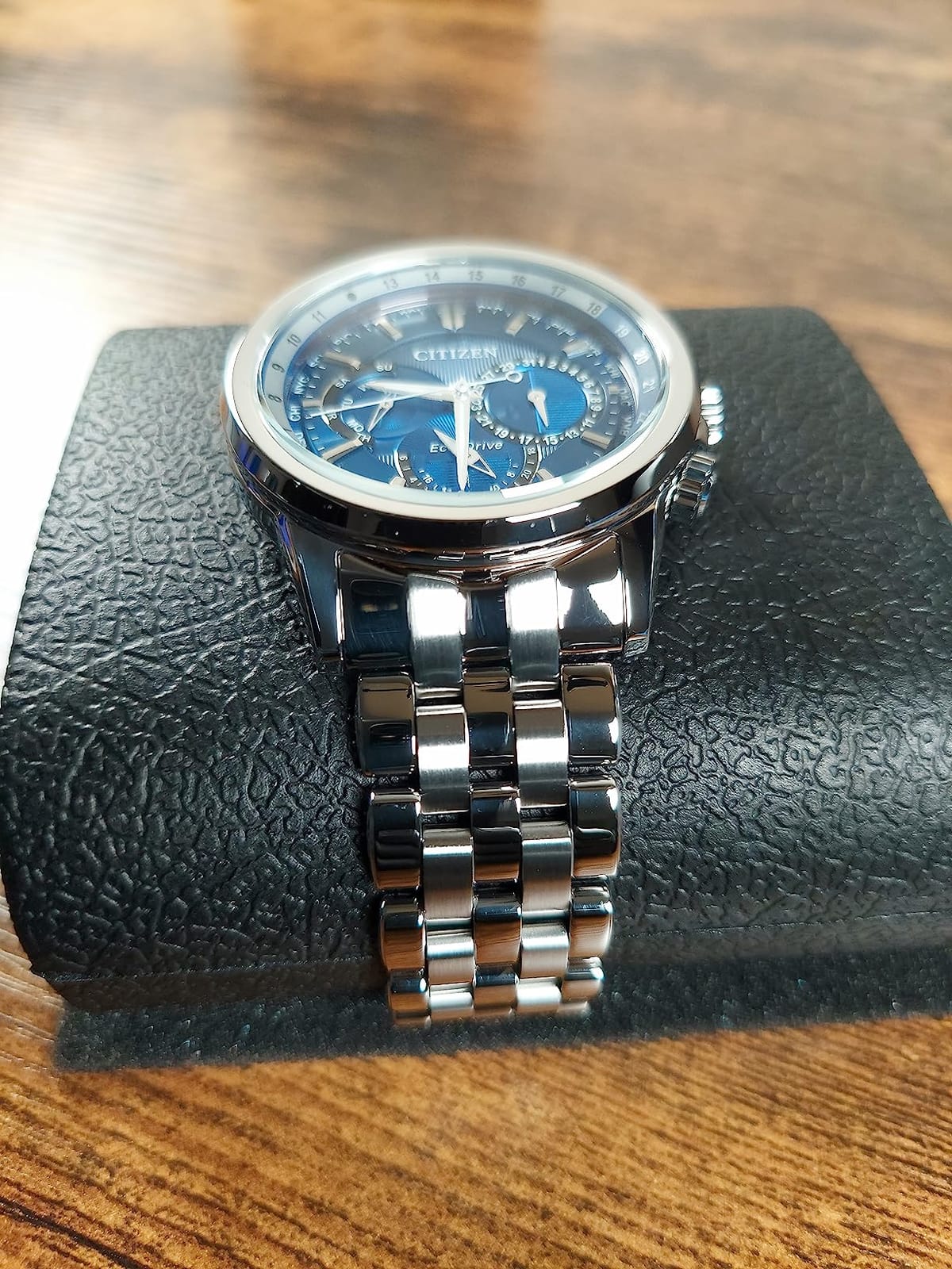 Men's Eco-Drive Calendrier Classic Watch, 12/24 Hour Time, 3-Hand Day and Date, Chronograph, Luminous Hands customer photo 1