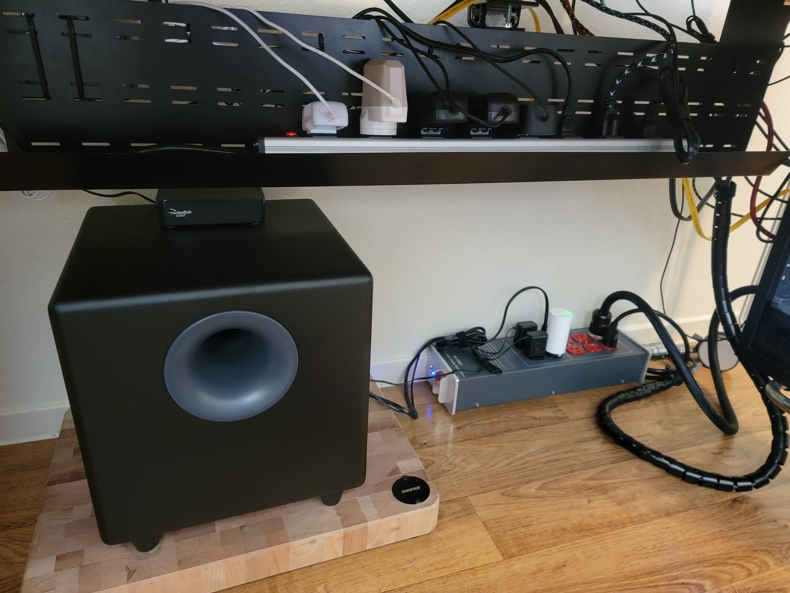 AC Power Filter Power Conditioner - WAudio AC Power Purifier with Surge Protector, Grey customer photo 1