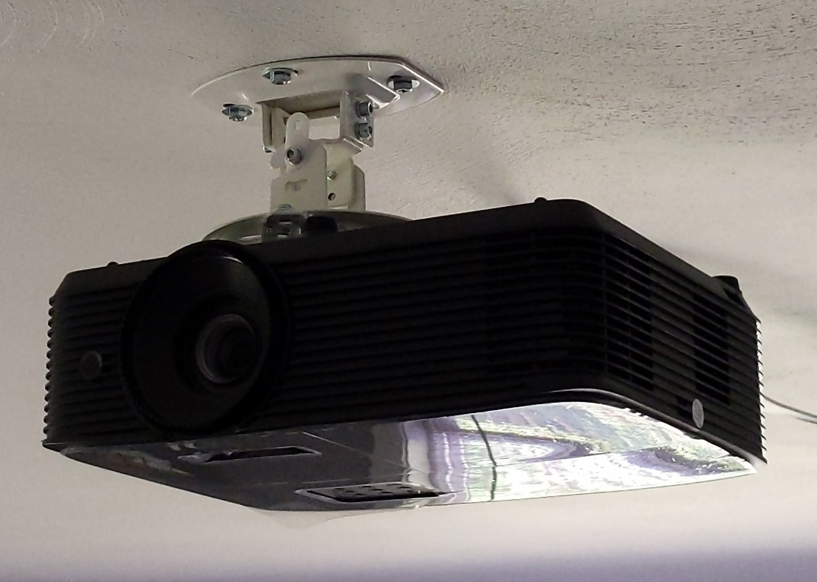 VIVO Black Adjustable Ceiling Projector Mount, MOUNT-VP01B customer photo 2