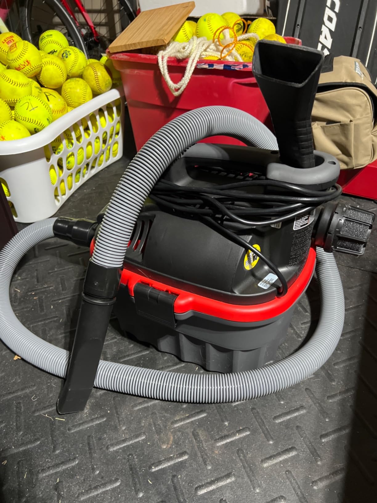 RIDGID 50313 Model 4000RV 4-Gallon Portable Wet and Dry Compact Vacuum Cleaner with 5.0 Peak-HP Motor, 4 gallon, Red customer photo 1