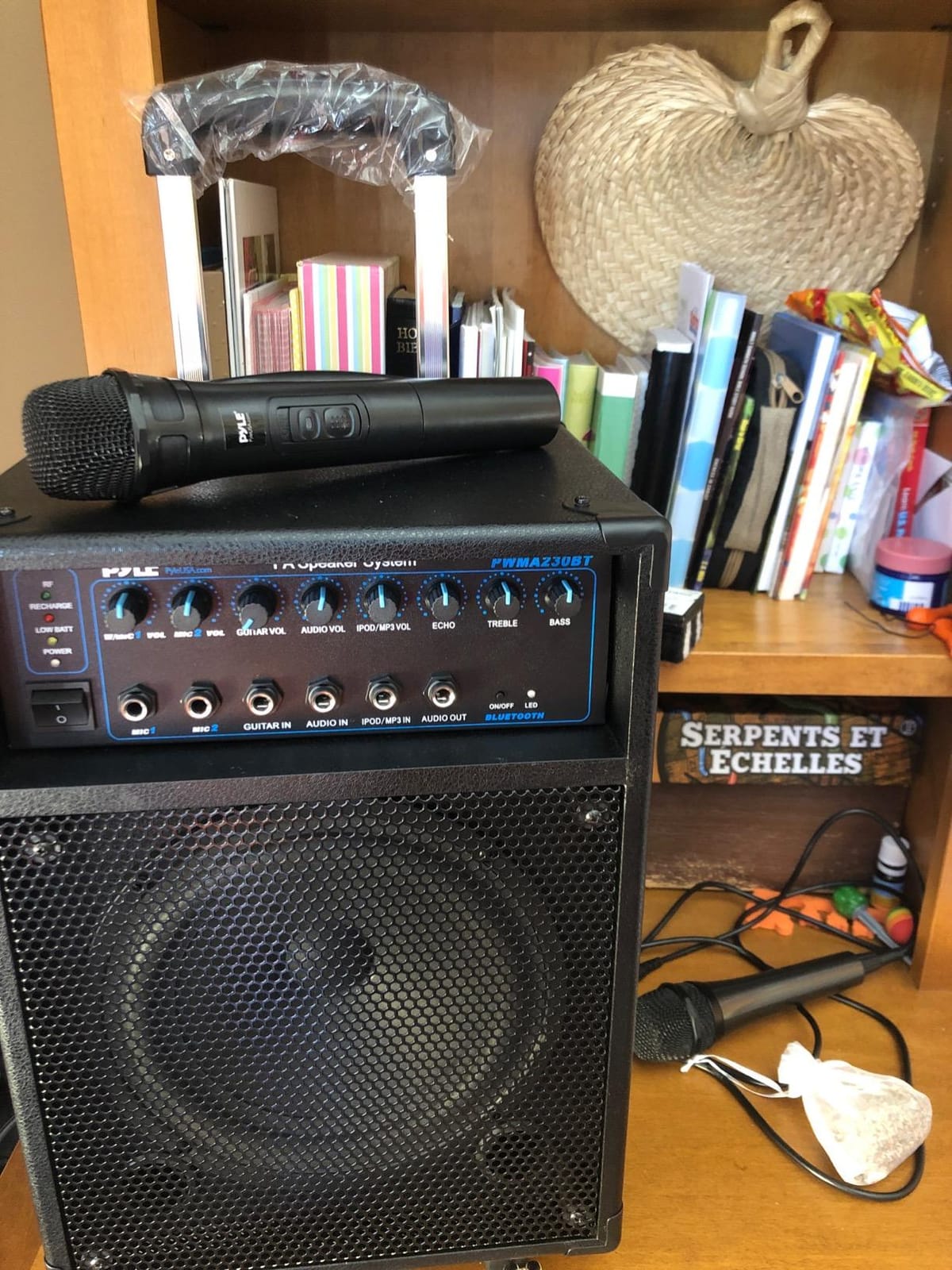 Pyle Wireless Portable PA System-400W Bluetooth Compatible Rechargeable Battery Powered Outdoor Sound Stereo Speaker Microphone Set w/Handle, Wheels-1/4 to AUX, RCA Cable (PWMA230BT) customer photo 1