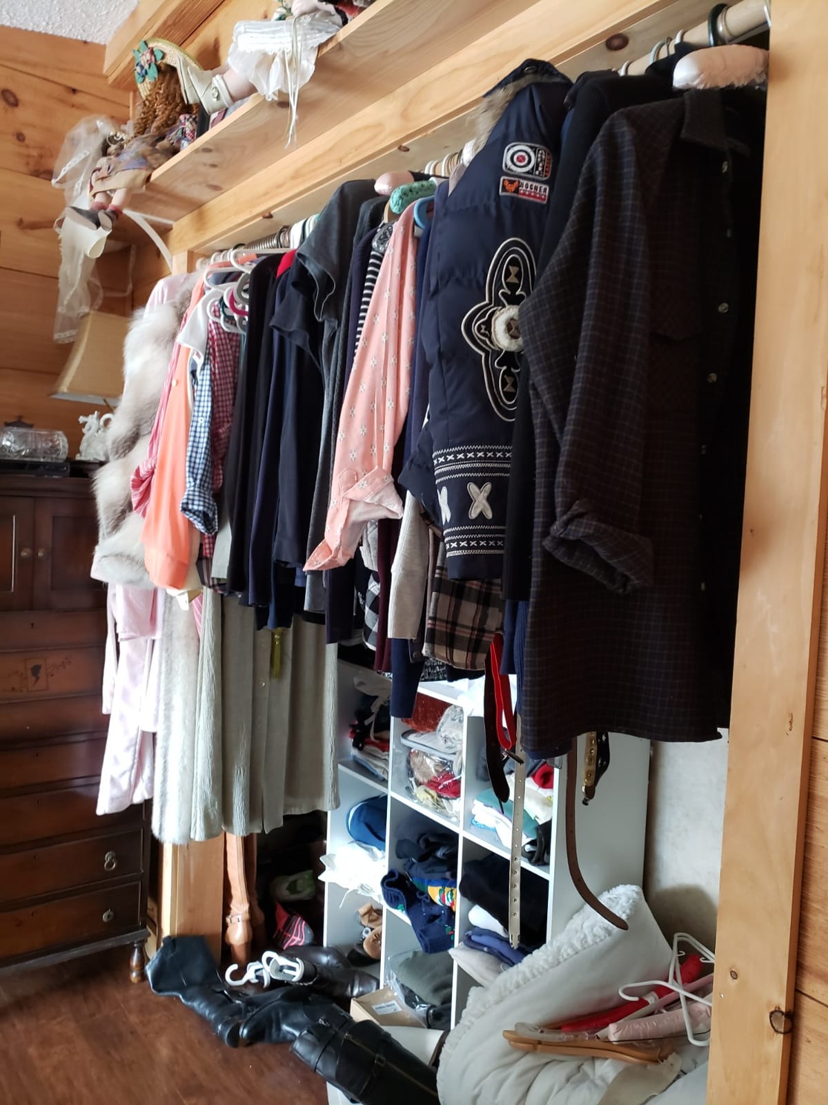 ClosetMaid ShelfTrack Wire Closet Organizer System, Adjustable from 7 to 10 Ft., With Shelves, Clothes Rods, Hardware, Durable Steel, White customer photo 1