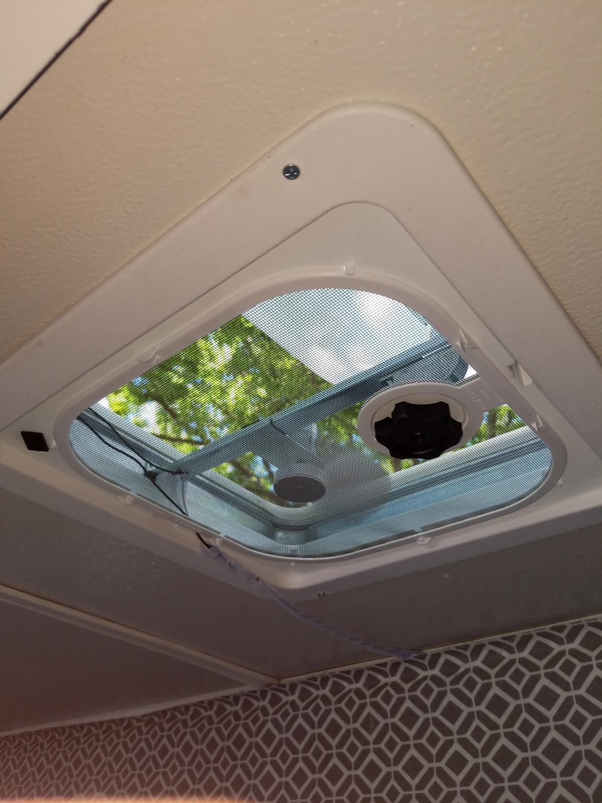 Ventline RV Roof Vent White w/ 12 Volt Fan, Putty & Screws¡ customer photo 1