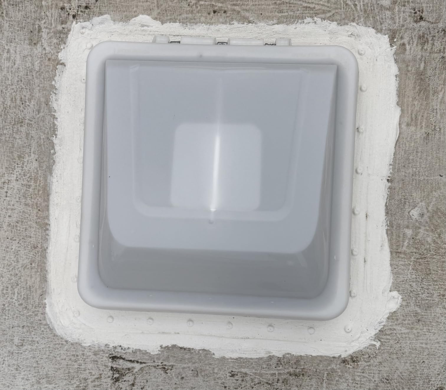 Ventline RV Roof Vent White w/ 12 Volt Fan, Putty & Screws¡ customer photo 2