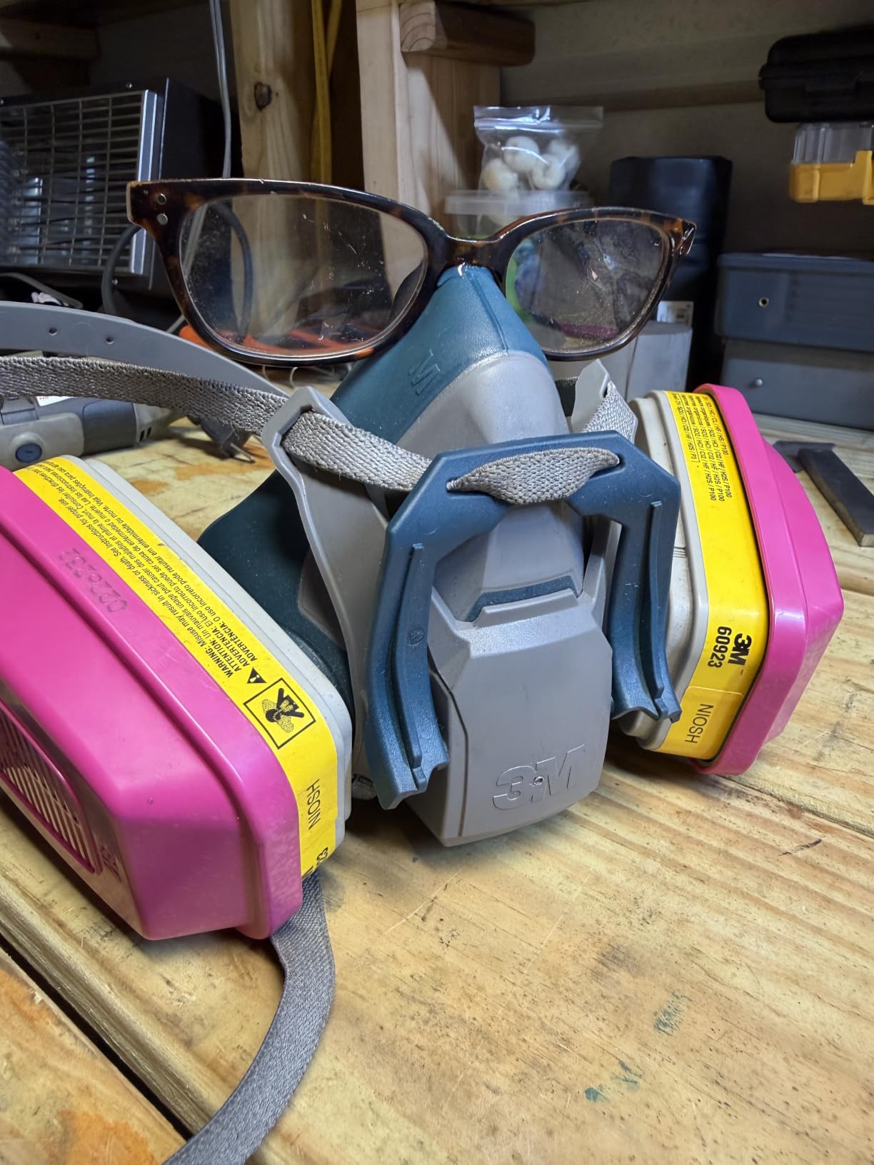 3M Quick Latch Multi-Purpose Respirator 65023 w/ 1-Pair Cartidges, Medium customer photo 2