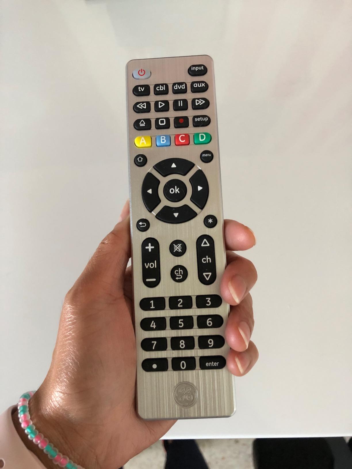GE Universal Remote Control for Samsung LG RokuTV Vizio Sony Philips Sharp | RCA Sanyo Element Smart TVs Soundbars Streaming Players Blu-Ray and More, 4-Device 33709 customer photo 1