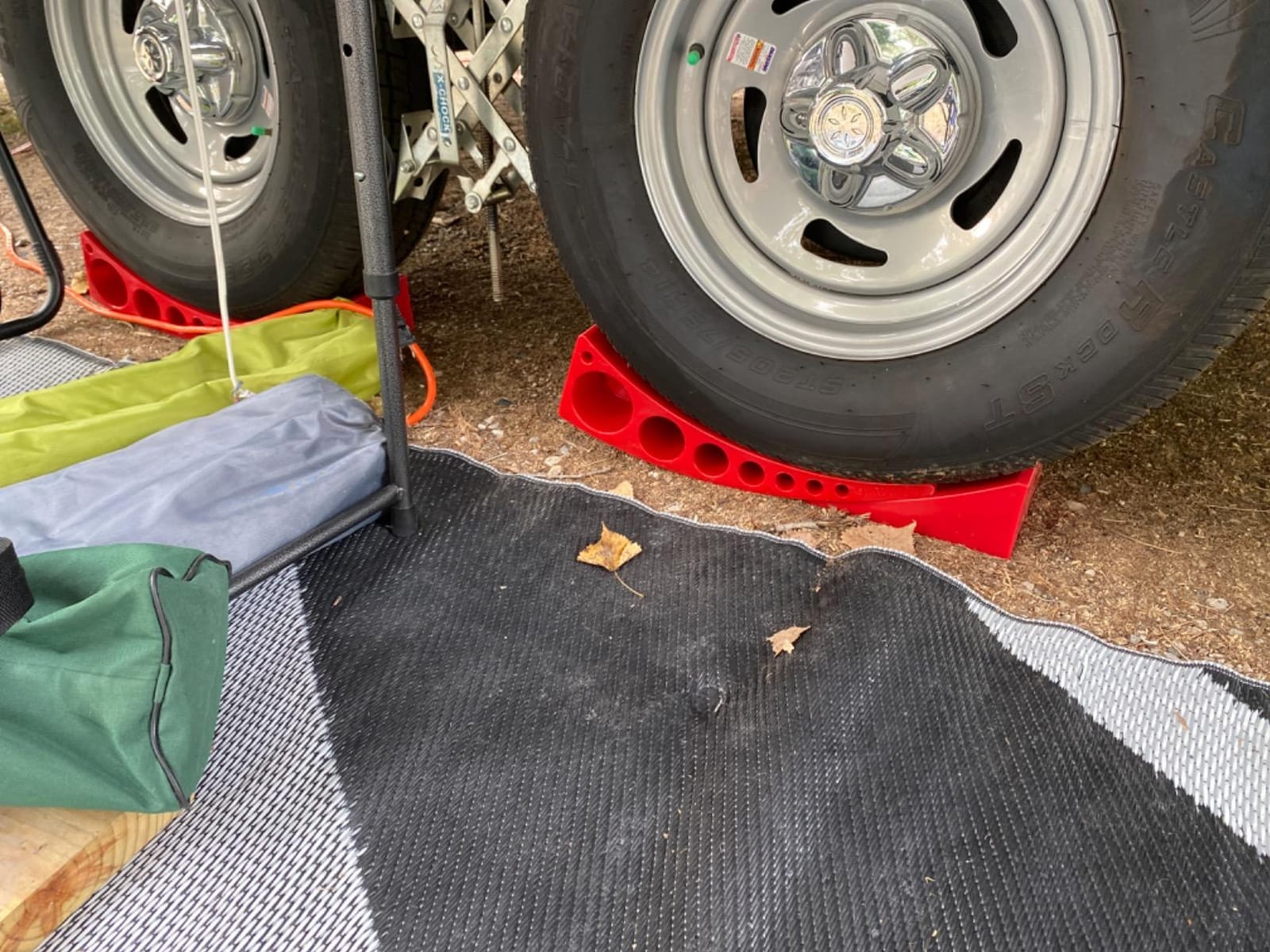 Andersen Hitches 2-Pack Camper Leveler Blocks for RVs and Trailers Up to 30000 lbs Precise 1/2 to 4 Inch Leveling Made in USA customer photo 2