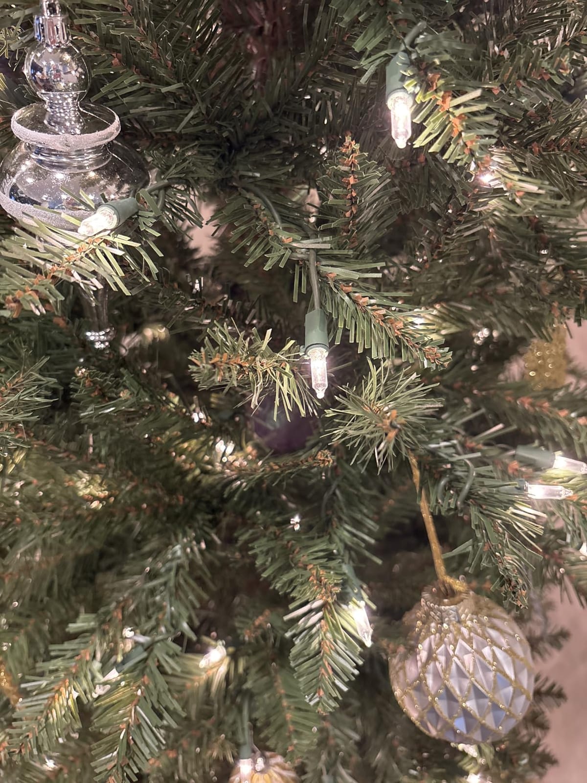 Puleo International 7.5ft Pre-Lit Fraser Fir Pencil Christmas Tree with 350 Clear Lights, 1188 Realistic Dense Branch Tips, Easy Setup Artificial Trees with Sturdy Metal Stand customer photo 2