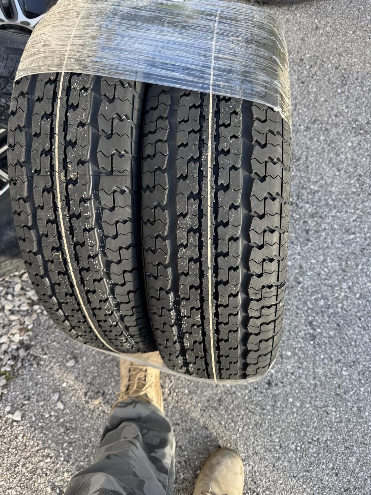 Free Country Grand Ride Set 4 Trailer Tires ST225/75R15 10 Ply Load Range E Steel Belted Radial w/Featured Scuff Guard customer photo 1