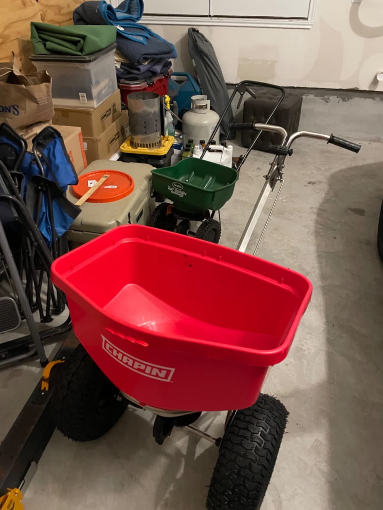CHAPIN 8400C 100-Pound Capacity Made in USA Professional SureSpread Turf Spreader with Stainless Steel Frame and Linkage, Enclosed Gearbox, 14-inch Tires, Rotary Gate - Fertilizers/Weed Control, Red customer photo 1