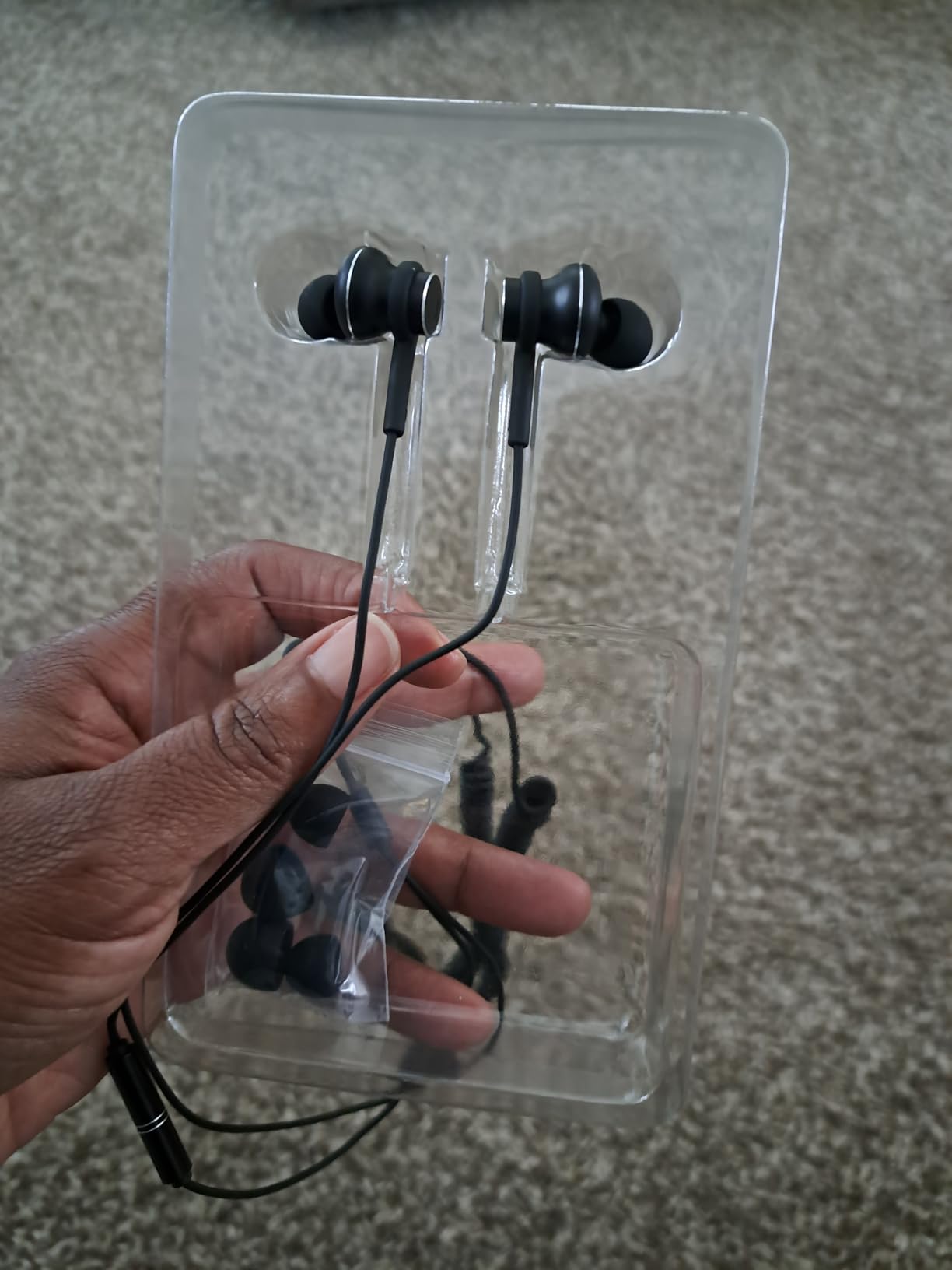 Avantree HF027 - Long Cord Earbuds for TV & PC with 18ft Cable customer photo 1