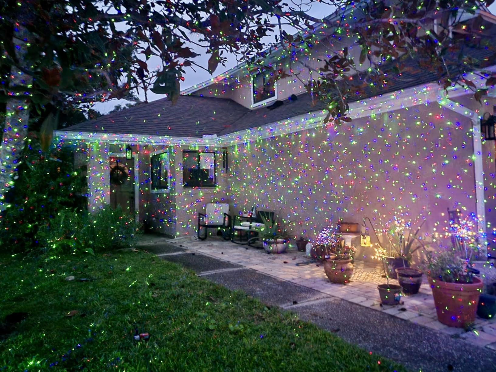 Poeland Christmas Laser Projector Lights Waterproof Outdoor Garden Decorative Lighting with Security Lock 3 Color Red Green Blue customer photo 1
