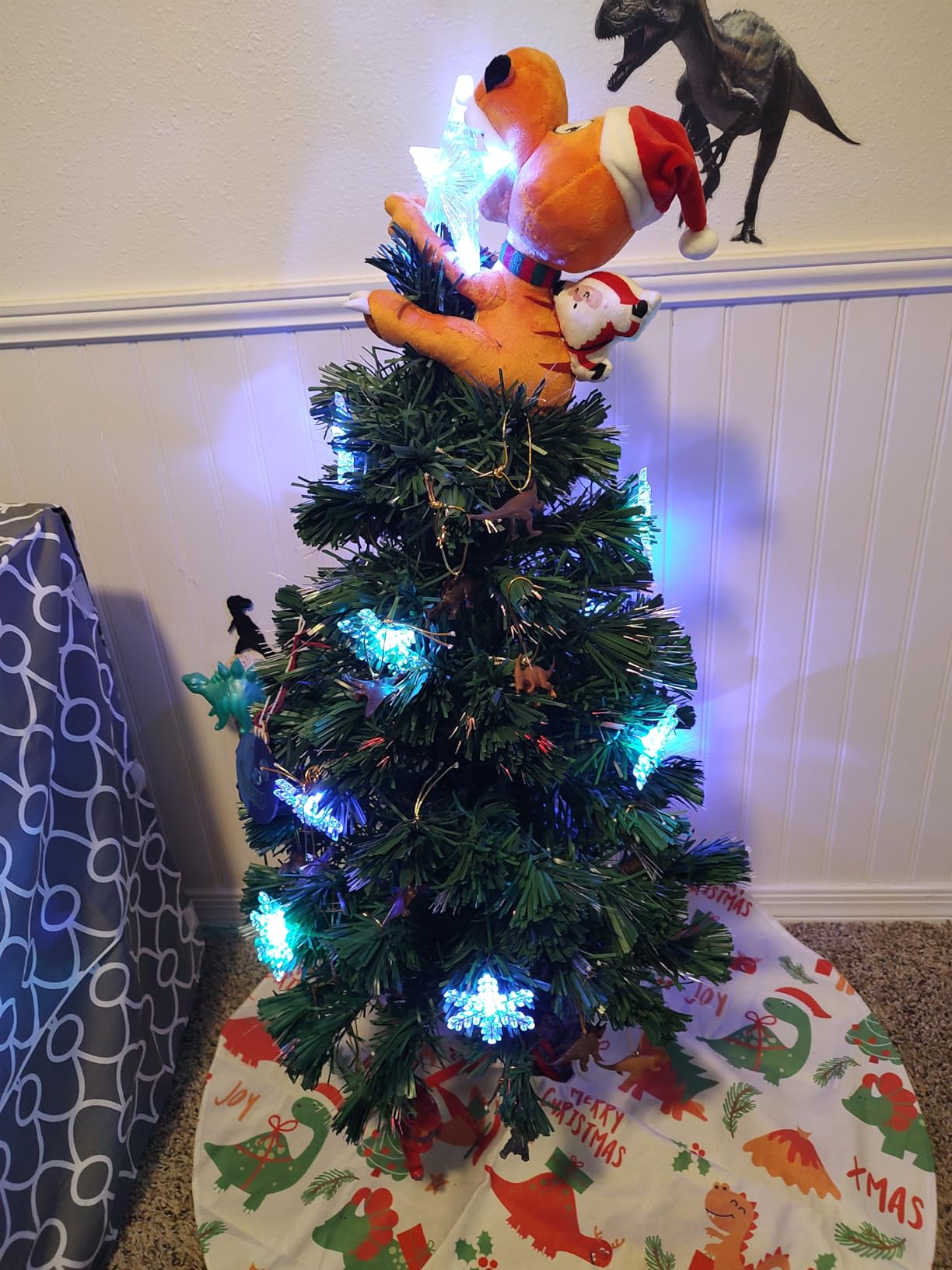 Goplus 3FT Pre-Lit Fiber Optic Artificial Christmas Tree, with Multicolor Led Lights and Snowflakes (3 FT) customer photo 1