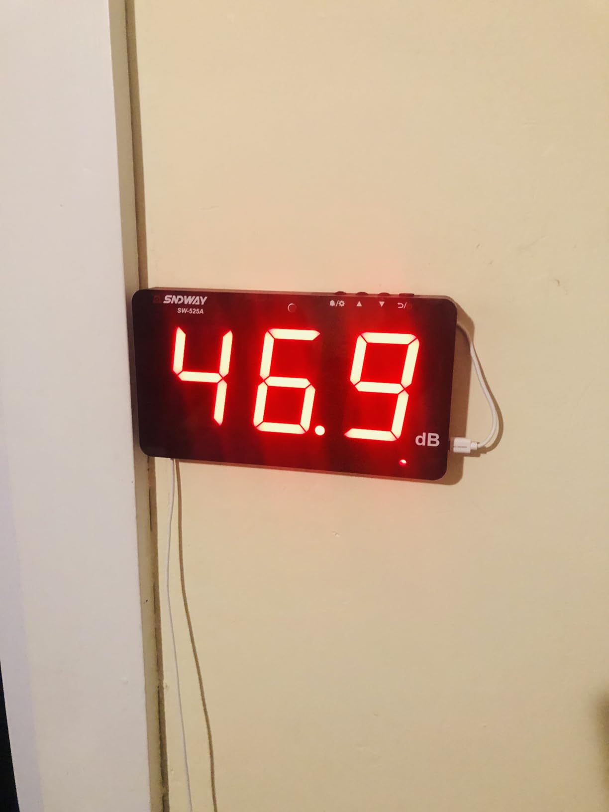 SW-525A Sound Level Meter Tester 30-130db Large Screen Red LCD Display Wall Hanging Type Decibel Noise Measuring with Alarm (Sound Level Meter) customer photo 1