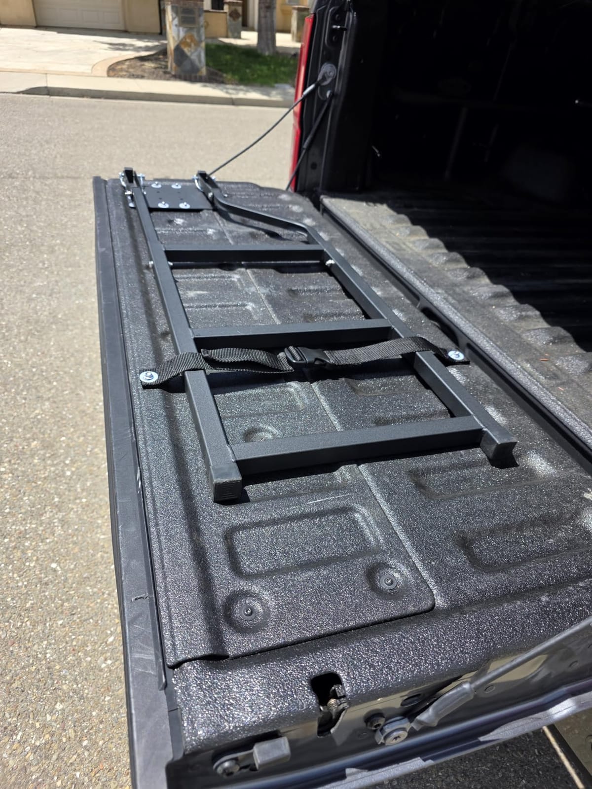 Beech Lane Pickup Truck Tailgate Ladder - Universal Fit, Stainless Steel Self Drilling Hex Screws for Easy Install, Durable Aluminum Step Grip Plates, and Sturdy Rubber Ladder Feet customer photo 1