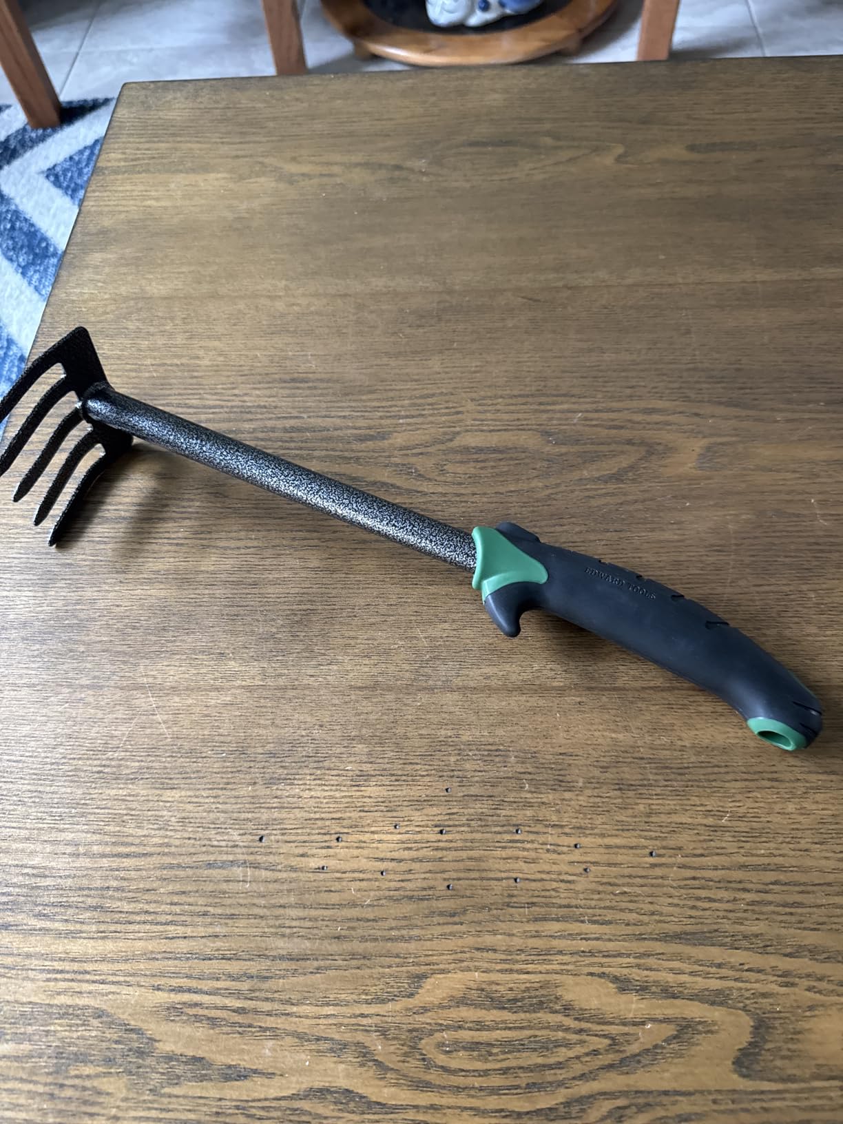 Edward Tools Hand Cultivator Mini Rake - ErgoGrip with Bend Proof Carbon Steel Design - Hand Tool loosens Soil, rips Out Weeds, Hand Tiller Garden Tool - Rust Proof Heavy Duty Tines and Shaft customer photo 1