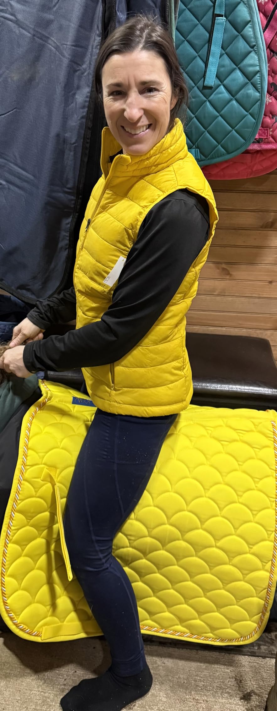 Amazon Essentials Women's Lightweight Water-Resistant Packable Puffer Vest customer photo 2