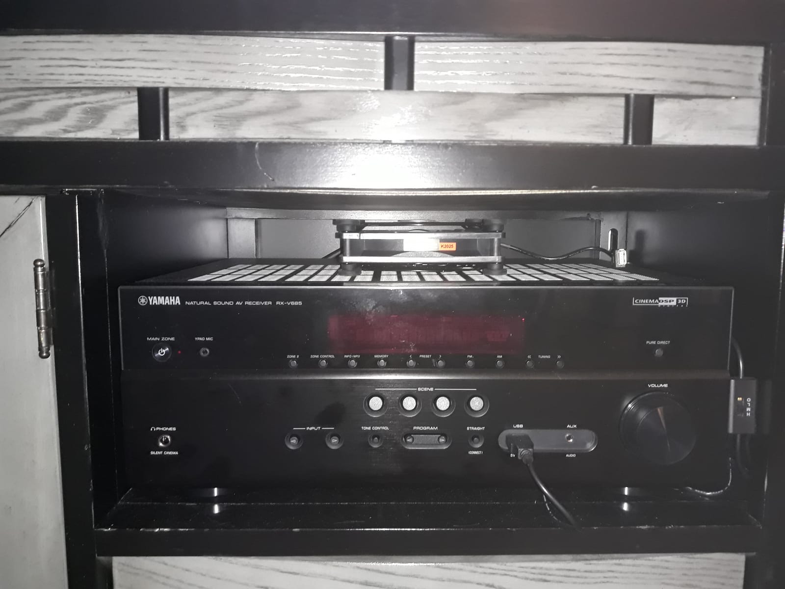 YAMAHA RX-V685 7.2-Channel AV Receiver with MusicCast customer photo 2
