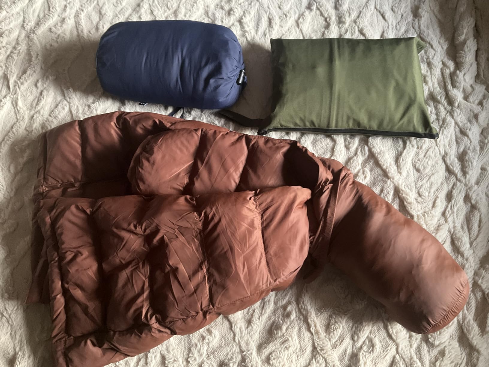 Amazon Essentials womens Lightweight Water-Resistant Packable Hooded Puffer Coat customer photo 2