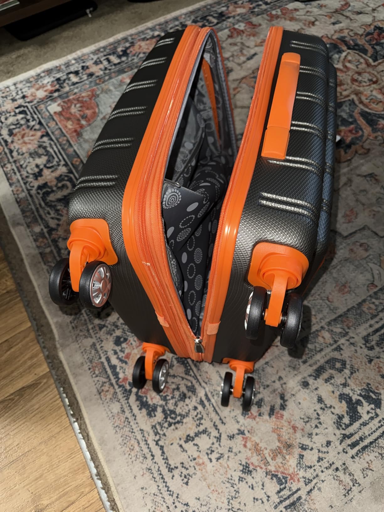 Rockland Melbourne Hardside Expandable Spinner Wheel Luggage, Checked Large 28