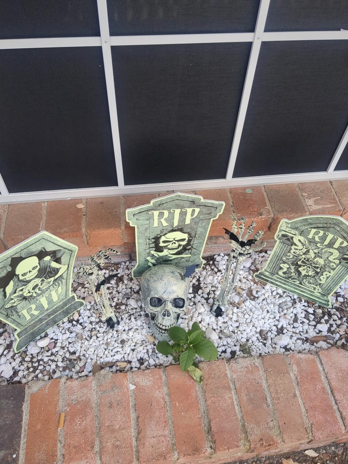 AISENO Realistic Skeleton Stakes Halloween Decorations for Lawn Stakes Garden Halloween Skeleton Decoration Outdoor customer photo 2
