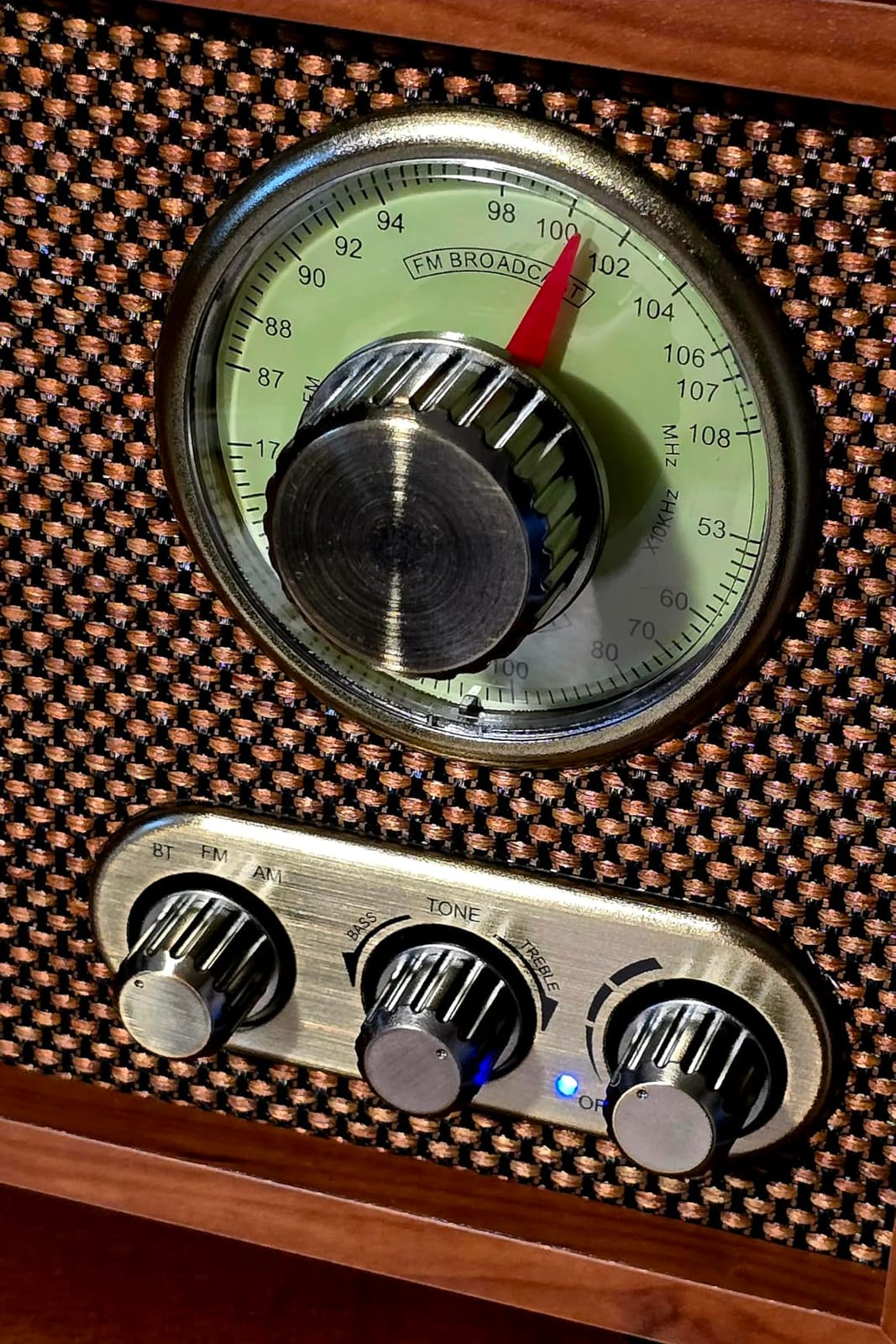 Victrola Willow - Retro Wood Bluetooth Radio, AM/FM - Espresso customer photo 2