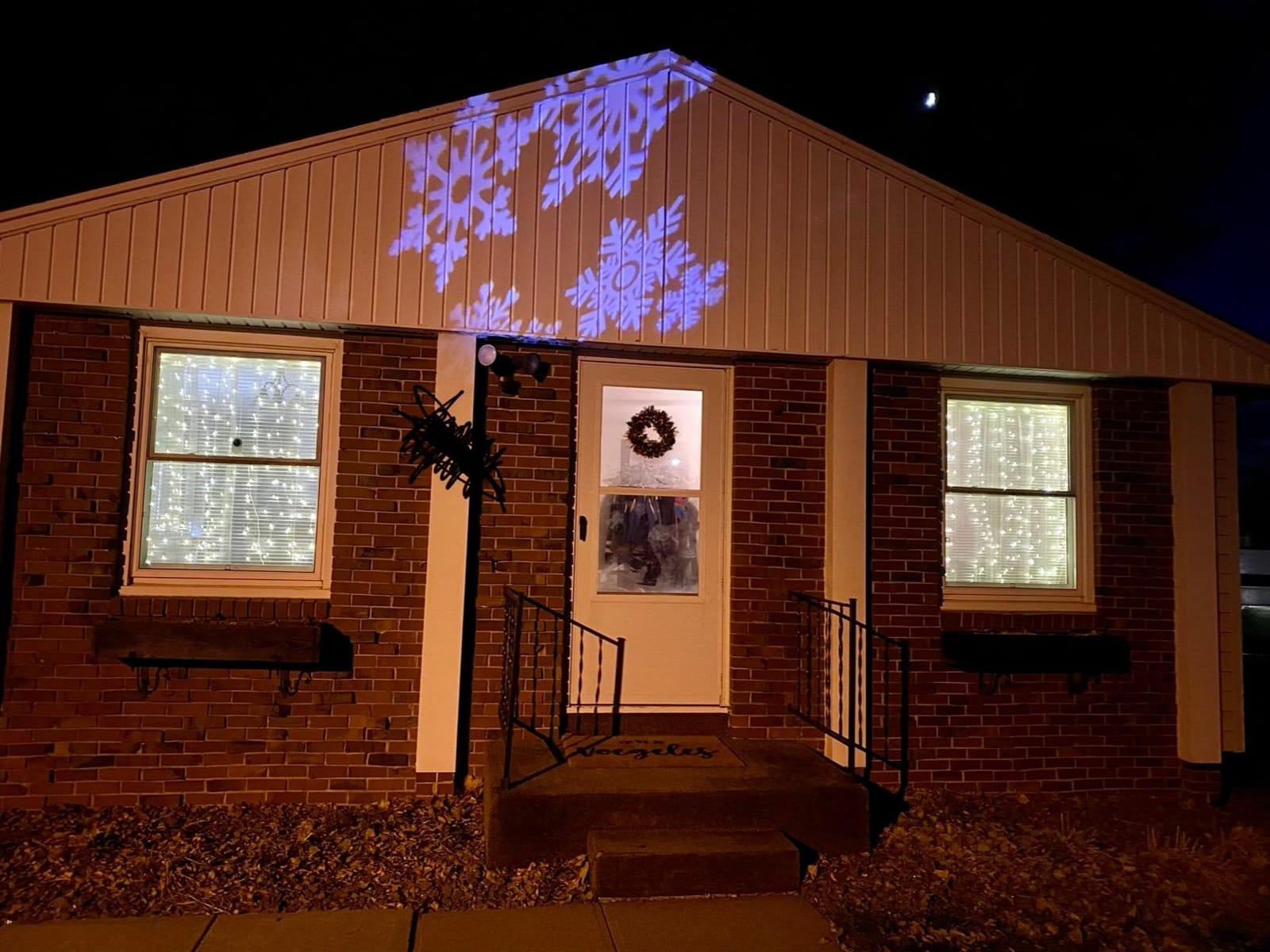 Halloween Christmas Projector Lights Outdoor, Brighter 14 HD Slides (3D Ocean Wave +Patterns) Waterproof Holiday Projector Lights Outdoor Indoor, Xmas Halloween Decorations for Yard Garden customer photo 1