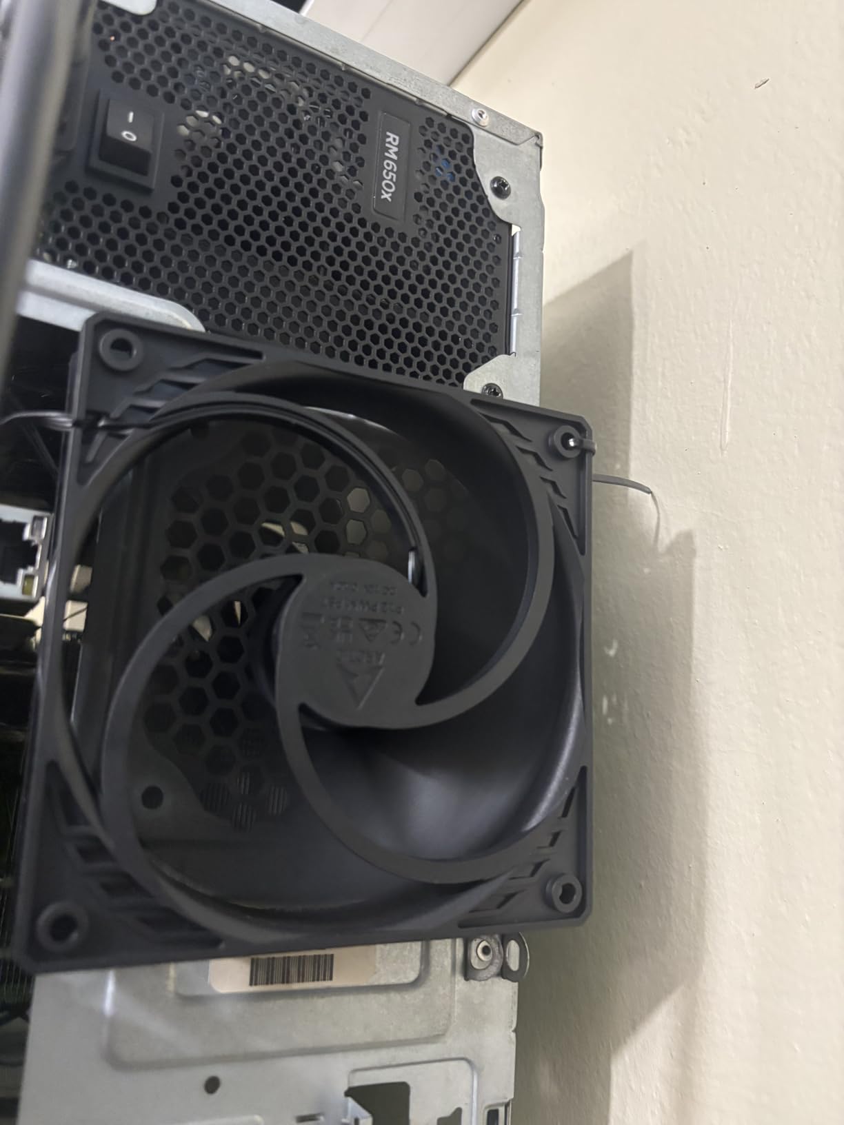 ARCTIC P12 PWM PST - PC Fan, 120mm Fan, PC Case Fan, Pressure-optimised customer photo 1