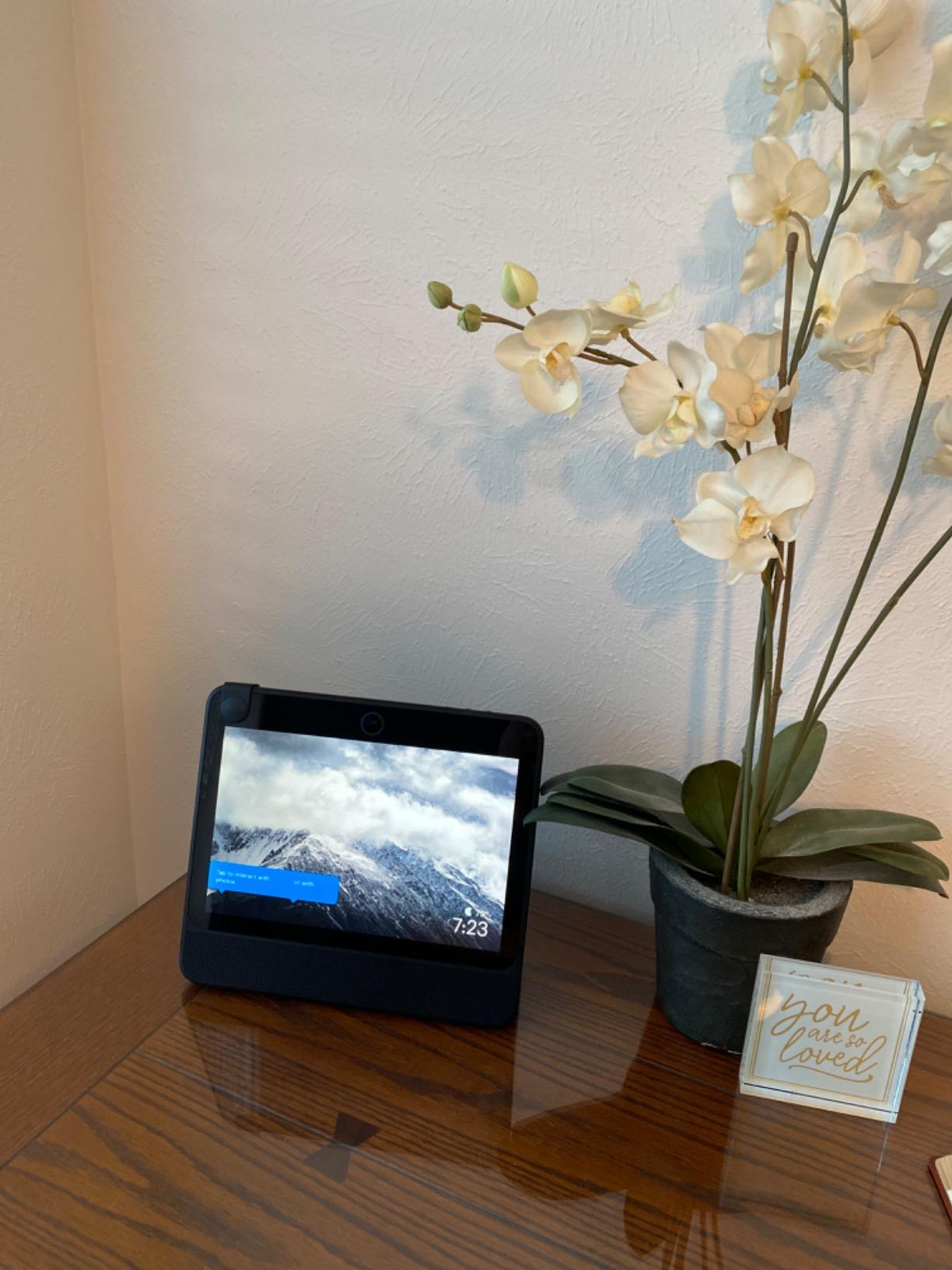 Portal from Facebook. Smart, Hands-Free Video Calling with Alexa Built-in (Gen 1) customer photo 2