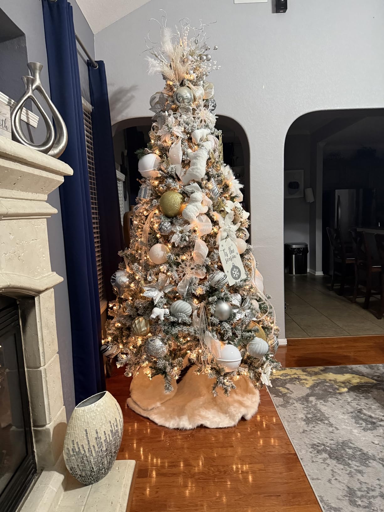 Best Choice Products 6ft Pre-Lit Artificial Christmas Tree Twinkling LEDs, Snow Flocked Design Pine Tree customer photo 2