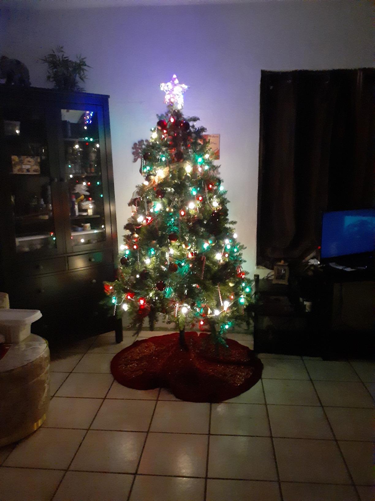 Best Choice Products Douglas Fir Christmas Tree, 9ft Unlit Artificial Full Fir Holiday Decoration, Realistic Appearance w/Metal Stand customer photo 2
