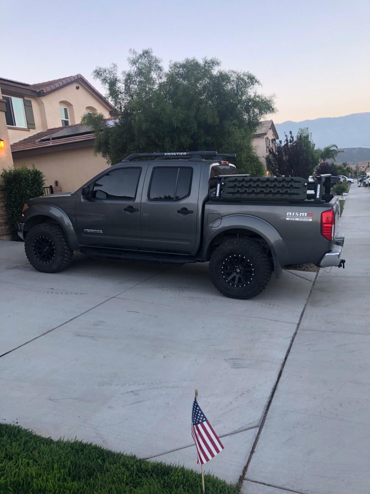 Yakima Truck Bed Rack, Fixed Mid Height Heavy Duty Towers, Outpost HD (Towers Only) customer photo 2
