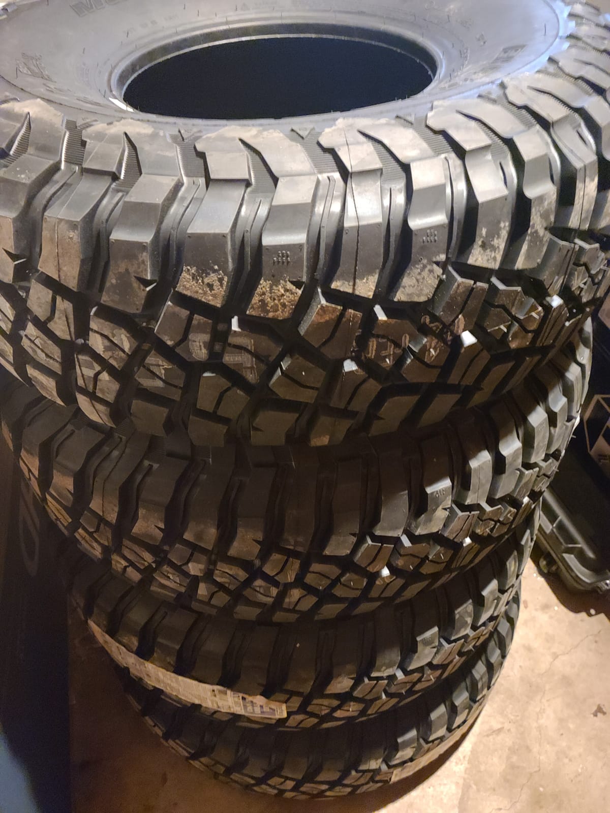 BFGoodrich Mud Terrain T/A KM3 Radial Car Tire for Light Trucks, SUVs, and Crossovers, 31x10.50R15/C 109Q customer photo 2