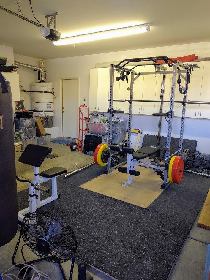 American Floor Mats 3/8in (9mm) Thick Solid Black 4' x 6' Heavy Duty Rubber Rolls, Protective Exercise Mats, Home Gym Rubber Flooring customer photo 1