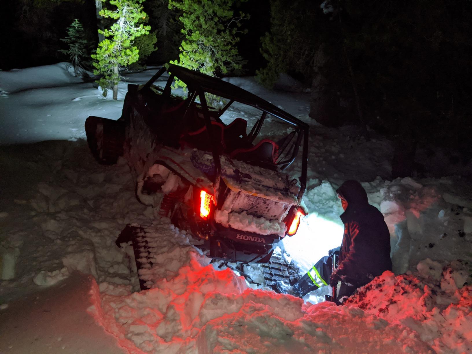 BUNKER INDUST Offroad Traction Boards with Jack Lift Base, Mud Sand Tracks Snow Tire Traction Mat Recovery Ramp for 4X4 Jeep Truck SUV ATV UTV Pair Red Traction Pads (Gen 2th) customer photo 2