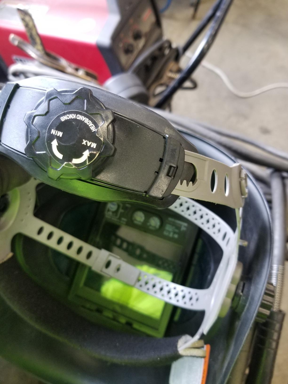 YESWELDER Auto Darkening Welding Helmet with LED, 180° View, LYG-Q800D | Wide shade control for WELD/CUT/GRIND, 1/1/1/1 True Color, 1/30000s response customer photo 1