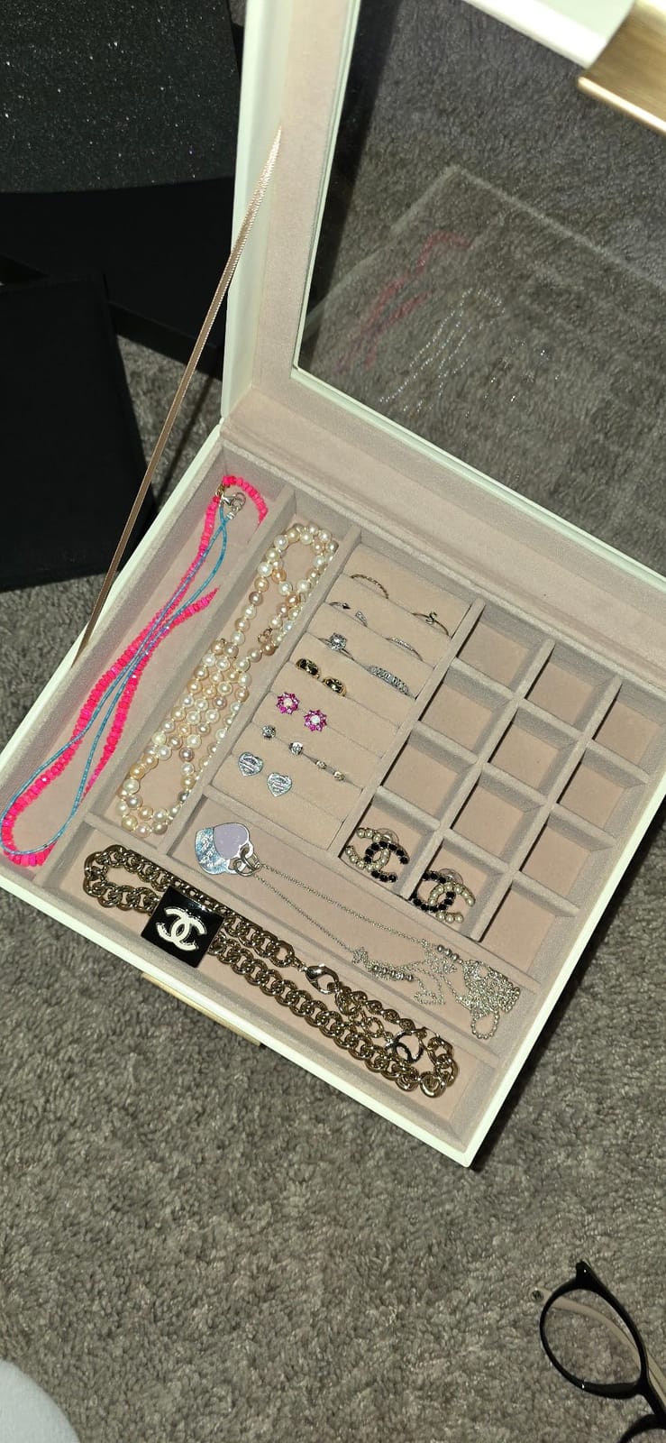 SONGMICS Jewelry Box Organizer, 3-Layer Storage with 2 Drawers, Glass Lid | Jewelry Organizer for Earrings, Modern Style, Cloud White and Gold, GISELLA Collection UJBC239WT customer photo 2