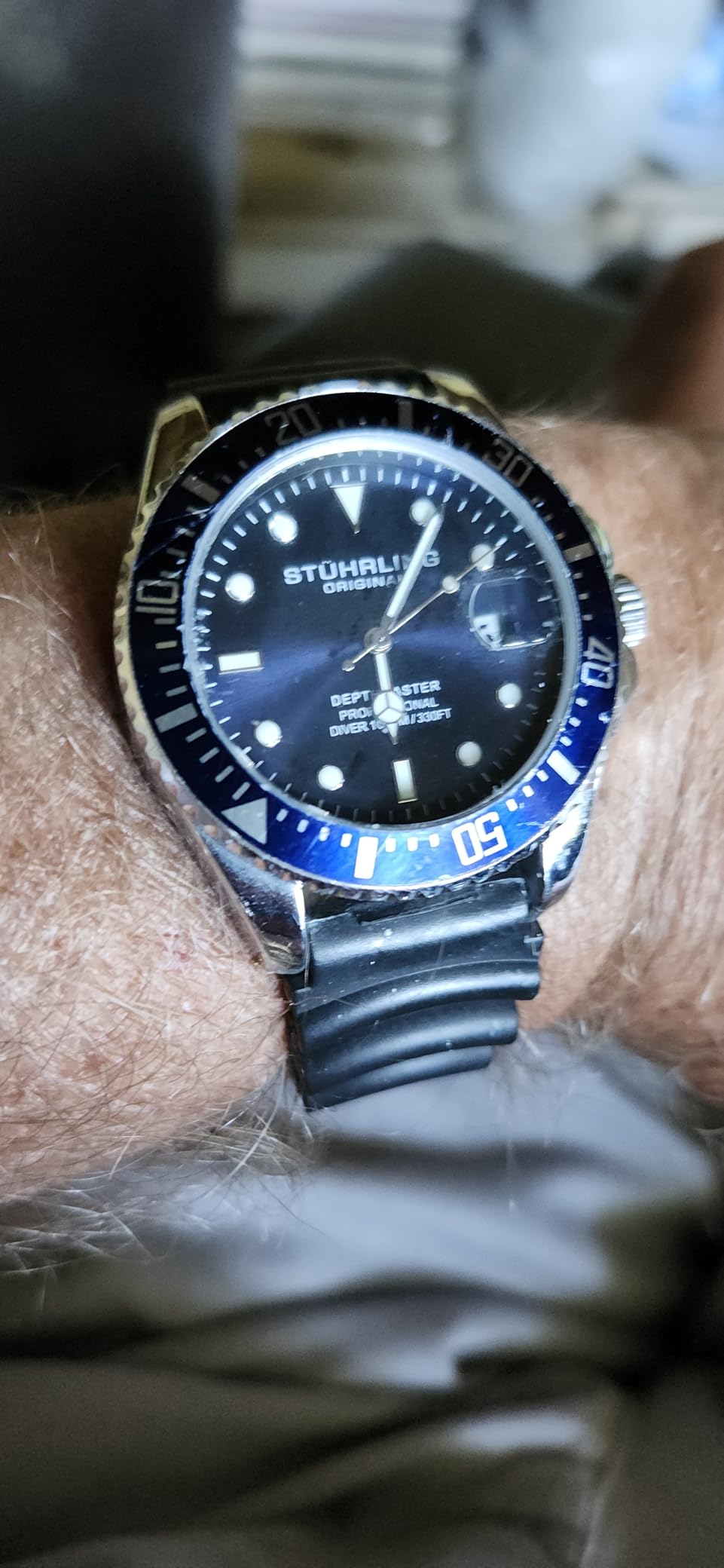 Stuhrling Original Men's Dive Watch 42mm Stainless Steel, Japanese Quartz Mens Sport Watch, Rubber Strap, Water Resistant to 330 FT customer photo 1