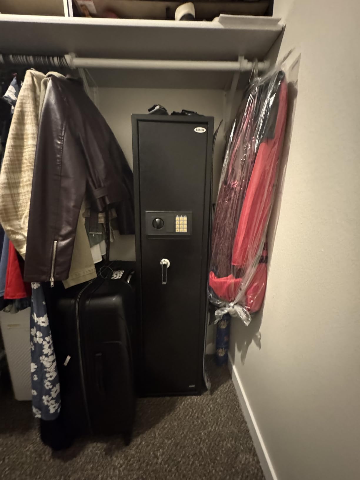 BBRKIN Large Rifle Safe, Long Gun Safe for Rifle Shotgun for Home, Quick Access 5-6 Gun Storage Cabinet with a Handgun Lock Box and a Removable Shelf, Silent Mode (PIN Code Version) customer photo 2