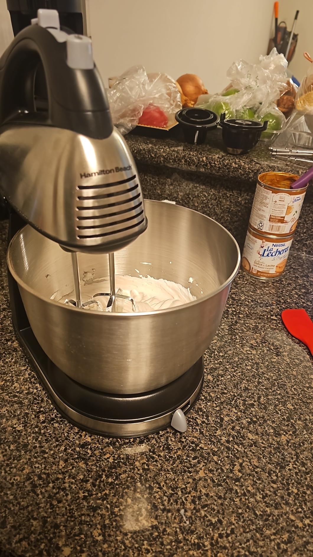 Hamilton Beach Classic Stand and Hand Mixer, 4 Quarts, 6 Speeds with QuickBurst, Bowl Rest, 290 Watts Peak Power, Black and Stainless | 2-in-1 Versatility | QuickBurst For Added Power | 290 Watts Peak Power | Built-In Bowl Rest | Black and Stainless Steel customer photo 1