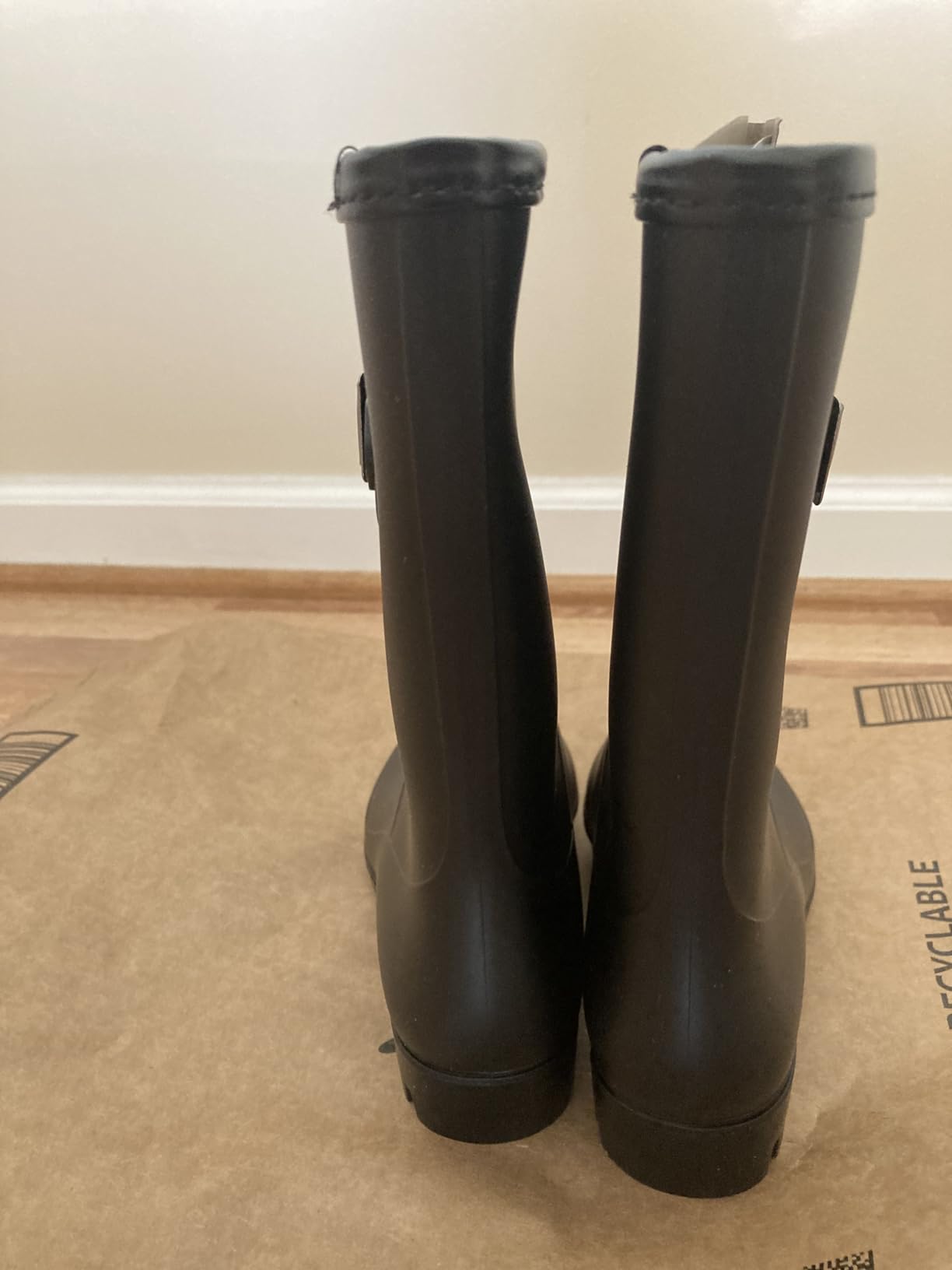 Evshine Women's Mid Calf Rain Boots Waterproof Garden Boots with Buckle customer photo 1