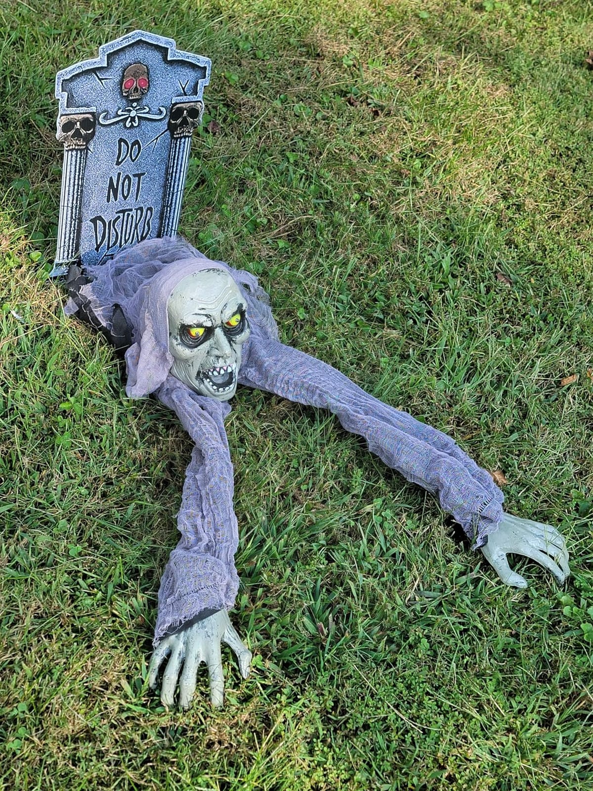 JOYIN Halloween Decoration Outdoor Zombie Groundbreaker, Halloween Outside Zombie Decor with Sound and Flashing Eyes, Scary Groundbreaker for Yard Lawn Graveyard Decorations, Haunted House Prop customer photo 2
