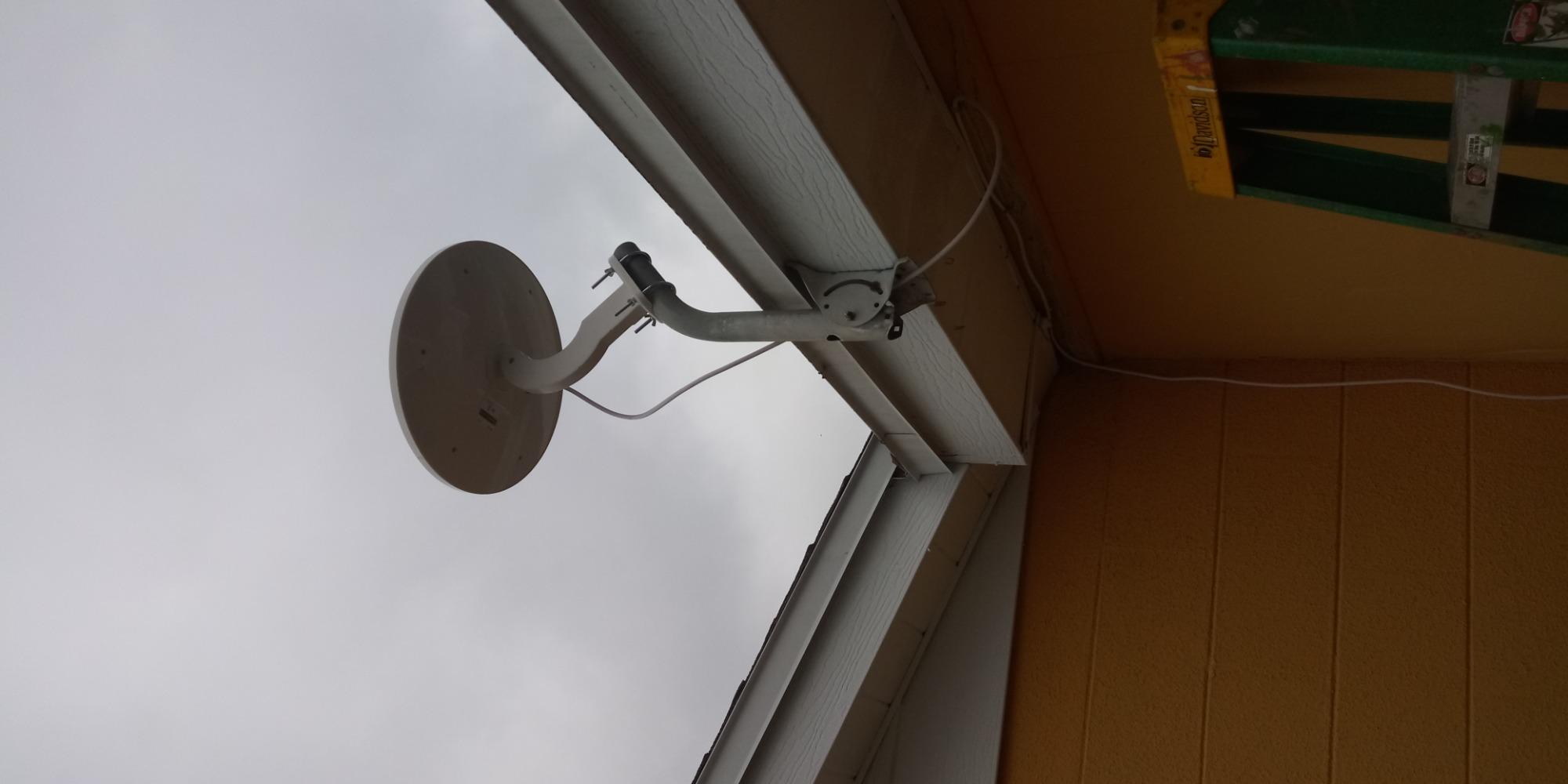 ANTOP PL-414BG HDTV Antenna UFO 360° Omni-Directional Reception with Smartpass Amplifier & Built-in 4G LTE Filter, Enhanced VHF &UHF Signal, Fit Outdoor/RV/Attic Use (4K UHD Ready) customer photo 1