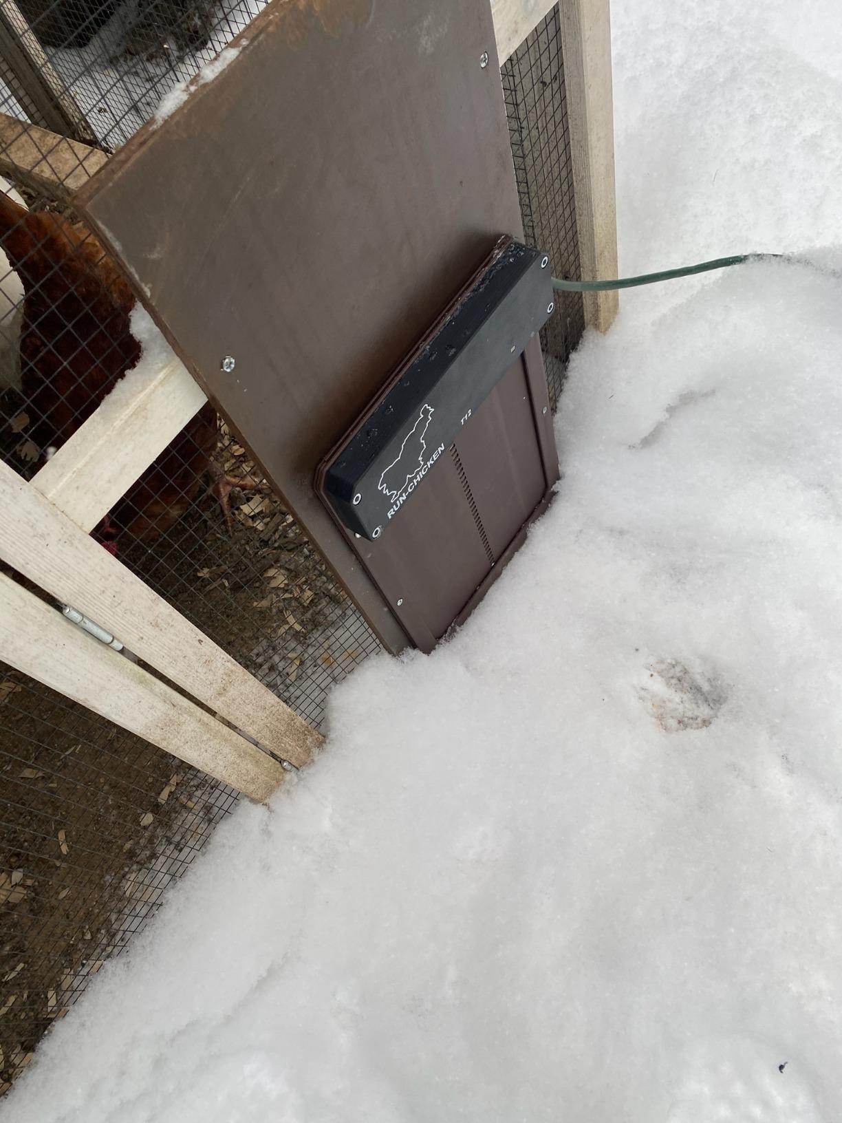 RUN-CHICKEN Door T50 – Automatic Chicken Coop Door Opener, Battery Powered & Weatherproof Aluminum, Smart App & Timer Control, Predator Proof, Easy Install, Reliable All-Season Performance (Brown) customer photo 2