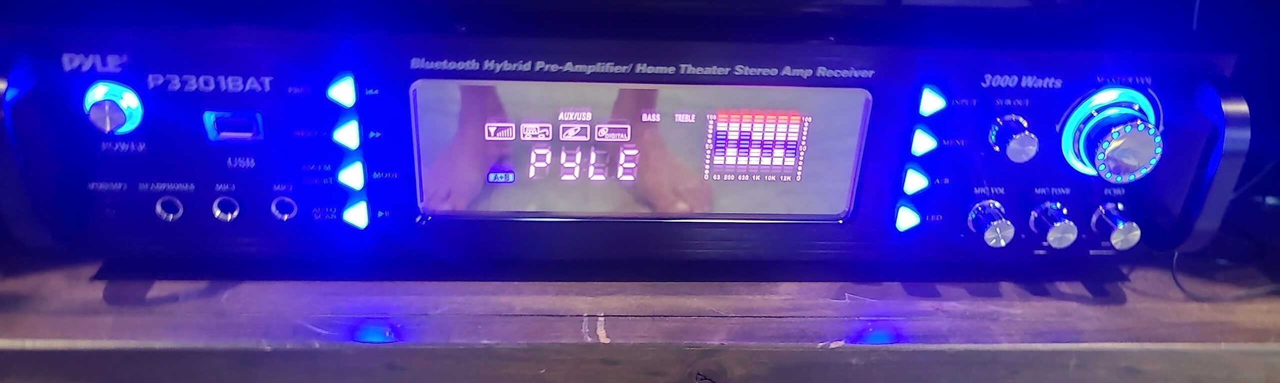 Pyle Bluetooth Home Stereo Amplifier - Hybrid Multi-Channel 3000 Watt Power Amplifier Home Audio Receiver System w/ AM/FM Radio, MP3/USB,AUX,RCA Karaoke Mic in - Rack Mount, Remote - P3301BAT customer photo 1